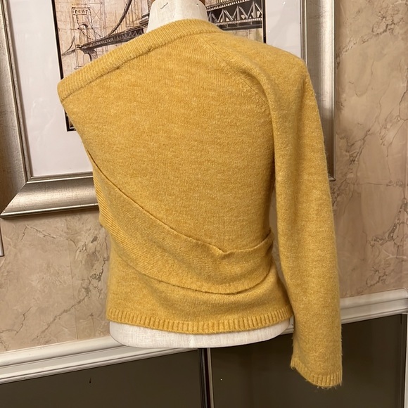 Nanushka One Sleeve Asymmetric shoulder with tie sweater Size Small - Picture 3 of 4